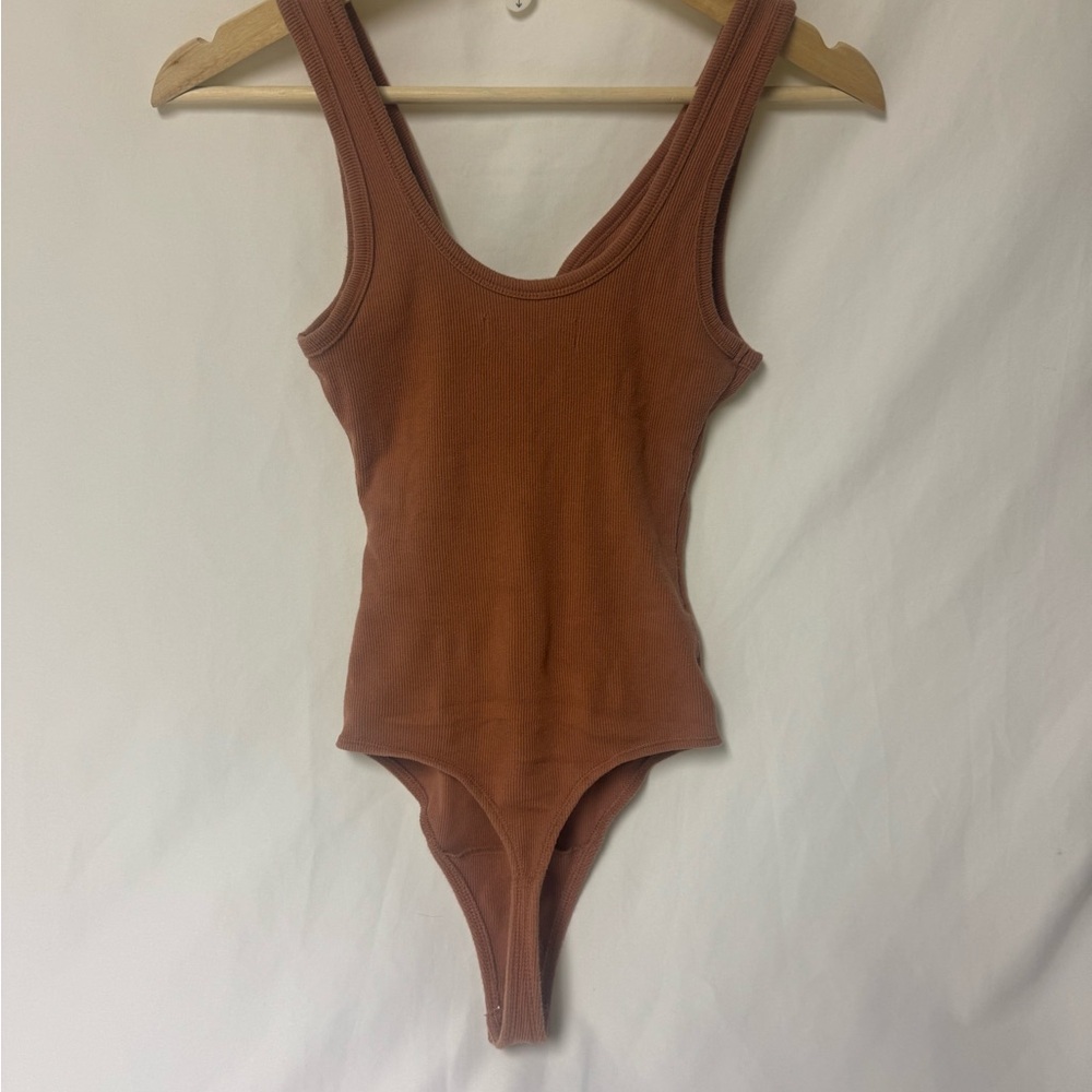 Abercrombie & Fitch Rust Ribbed Henley Bodysuit - Picture 5 of 7